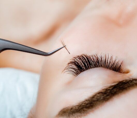 woman-eye-with-long-eyelashes-eyelash-extension-lashes-close-up woman-eye-with-long-eyelashes-eyelash-extension-lashes-close-up